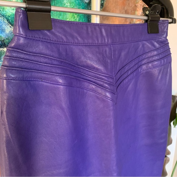 Vintage Supple Purple Leather Skirt Sz. 4 Rayon lined 24” waist - Picture 5 of 10